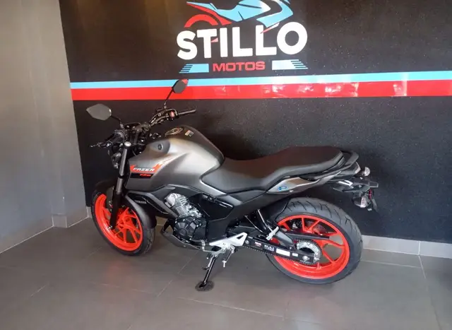 Moto Yamaha Fazer FZ15 2025 Connected