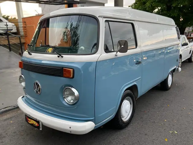 Carro Volkswagen Kombi Furgão 2005 1.6 (Álcool)