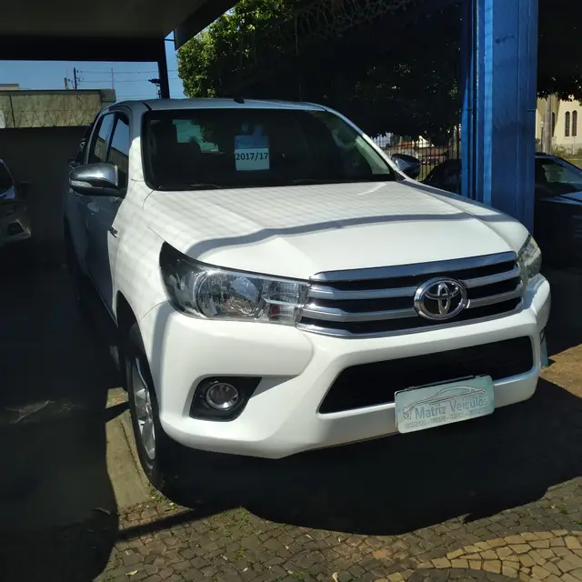 Carro Toyota Hilux Cabine Dupla 2017 Hilux 2.8 TDI SRV CD 4x4 (Aut)
