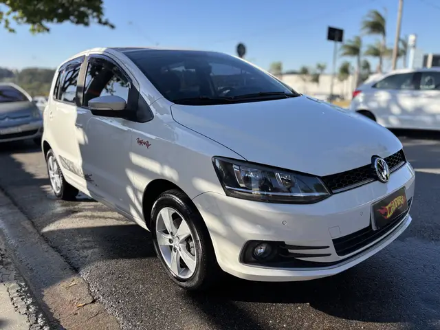 Carro Volkswagen Fox 2016 1.6 MSI Rock in Rio (Flex)