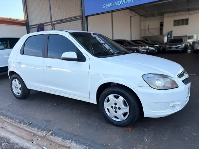 Carro Chevrolet Celta 2014 LT 1.0 (Flex)