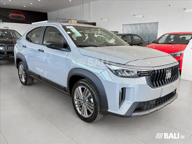 Carro Fiat Fastback 2026 Turbo 200