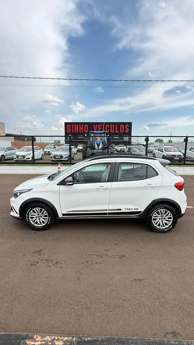 Carro Fiat Argo 2020 1.3 Trekking (Flex)