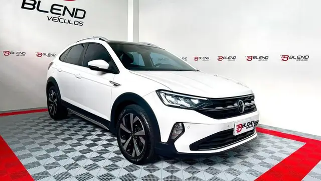 Carro Volkswagen Nivus 2023 Highline 200 TSI