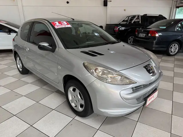 Carro Peugeot 207 2013 Hatch XR 1.4 8V (flex) 2p