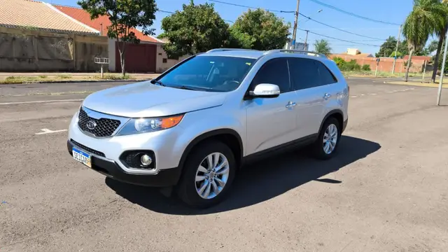 Carro Kia Sorento 2011 2.4 16V 4x2 (Aut)