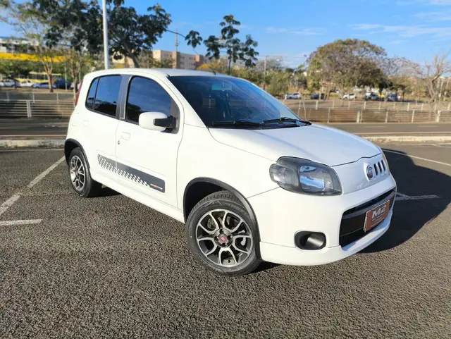 Carro Fiat Uno 2013 Sporting 1.4 8V (Flex) 4p