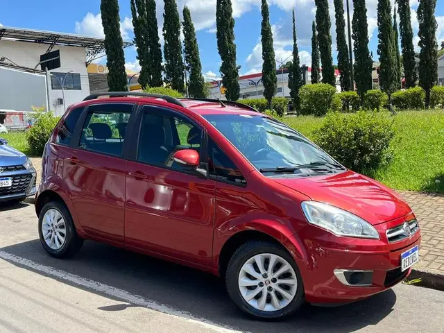 Carro Fiat Idea 2014 Attractive 1.4 8V (Flex)