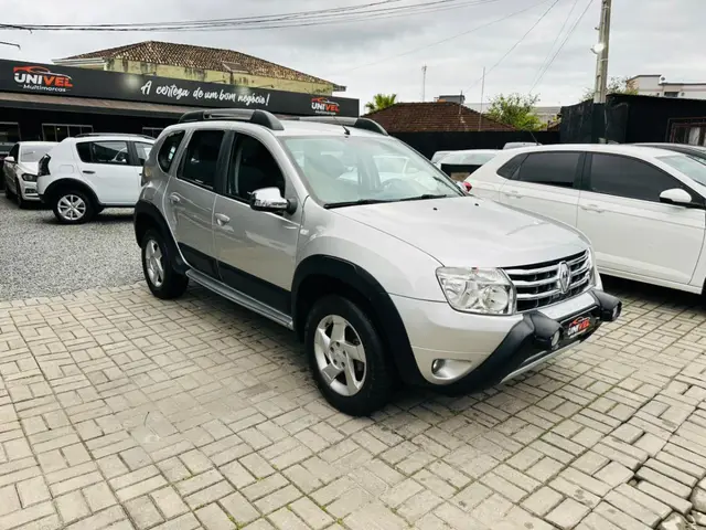 Carro Renault Duster 2014 2.0 16V Dynamique (Flex)