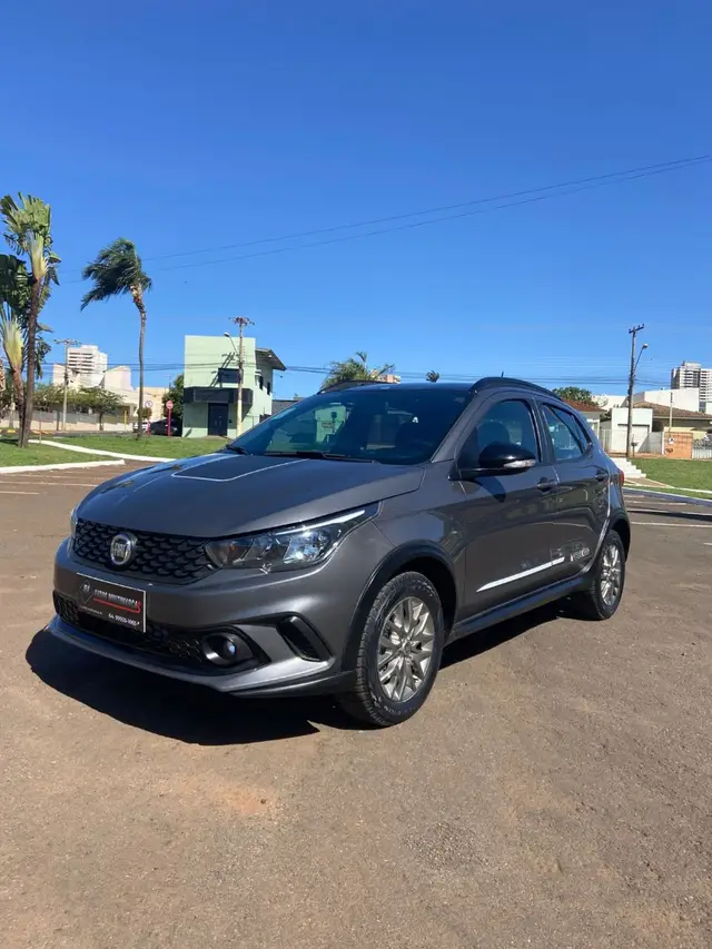 Carro Fiat Argo 2020 Trekking 1.3