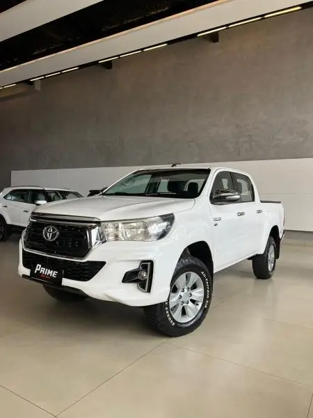 Carro Toyota Hilux Cabine Dupla 2017 Hilux 2.7 SR CD 4x2 (Flex) (Aut)