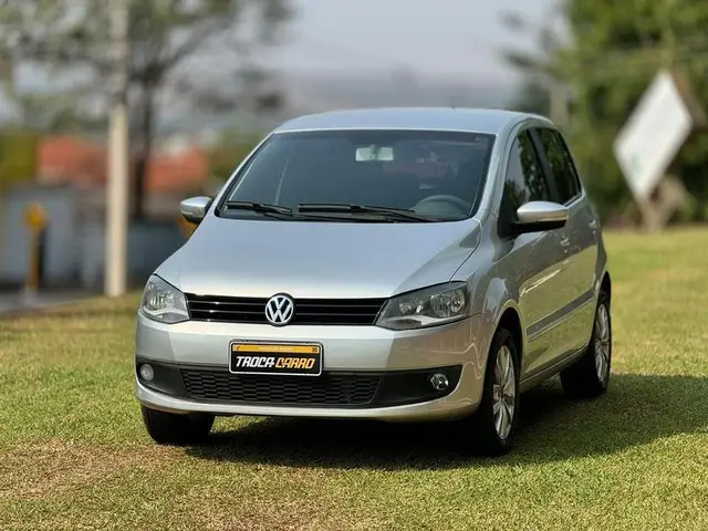 Carro Volkswagen Fox 2014 1.0 TEC (Flex) 4p