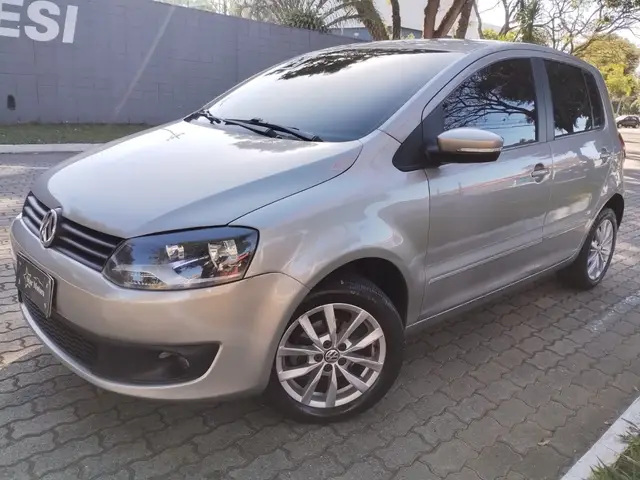 Carro Volkswagen Fox 2014 1.0 TEC (Flex) 4p