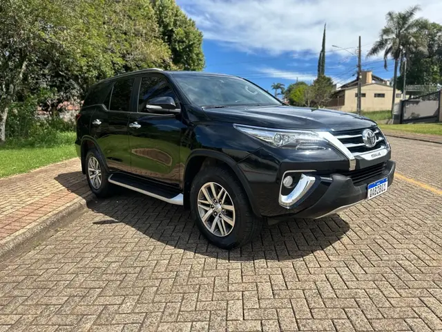 Carro Toyota SW4 2016 2.8 TDI SRX 5L 4x4 (Aut)