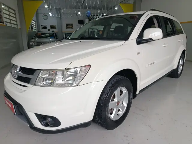 Carro Fiat Freemont 2012 2.4 16V Emotion (Aut)