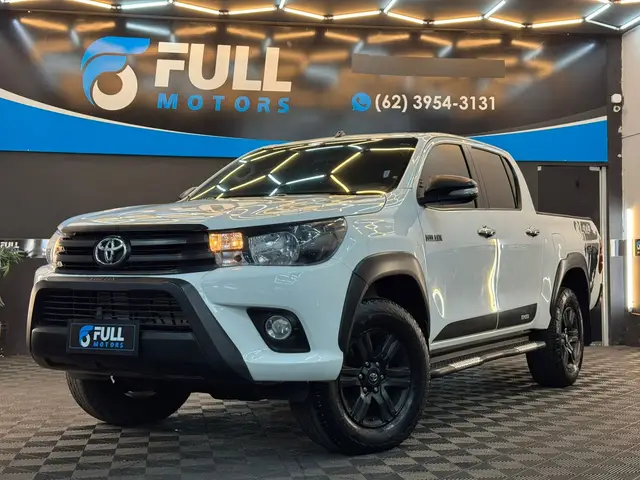 Carro Toyota Hilux Cabine Dupla 2018 Hilux 2.8 TDI STD CD 4x4