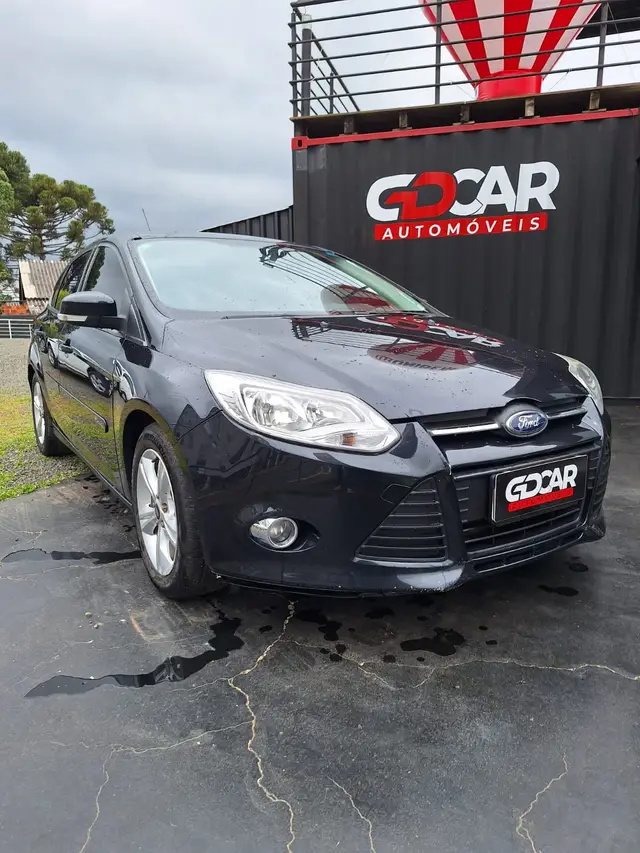 Carro Ford Focus Hatch 2015 SE 1.6 16V TiVCT PowerShift