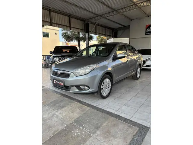 Carro Fiat Grand Siena 2014 Essence 1.6 16V (Flex)