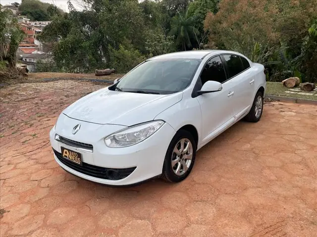 Carro Renault Fluence 2012 Sedan Expres. 1.6 16V FLEX (Mec.)