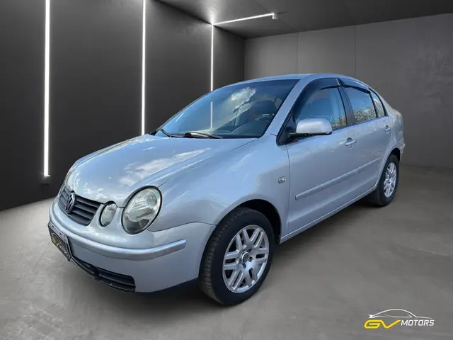 Carro Volkswagen Polo Sedan 2006 1.6 8V (Flex)