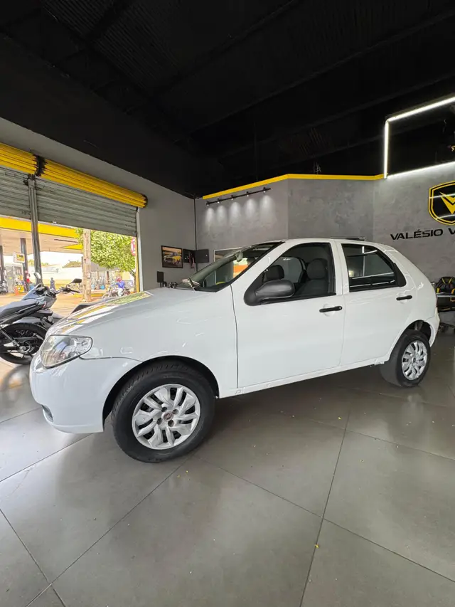 Carro Fiat Palio 2014 1.0 Cel. ECON./ITALIA F.Flex 8V 4p