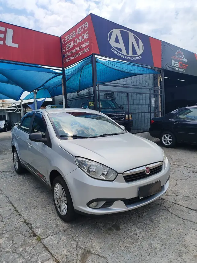 Carro Fiat Grand Siena 2013 Tetrafuel 1.4 8V