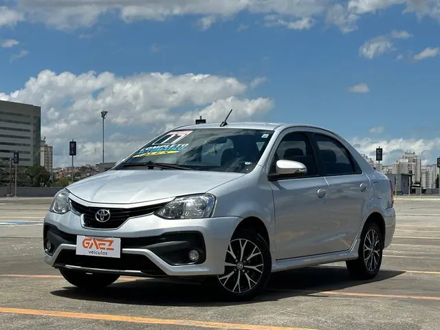 Carro Toyota Etios 2017 Platinum 1.5 (Aut) (Flex)