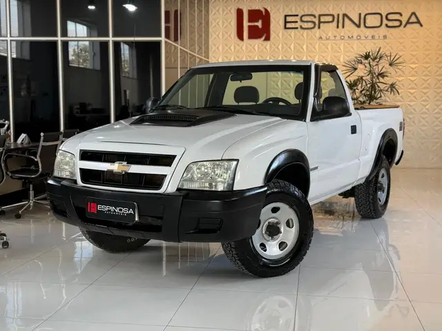Carro Chevrolet S10 Cabine Simples 2011 S10 Advantage 4x2 2.4 (Flex) (Cab Simples)