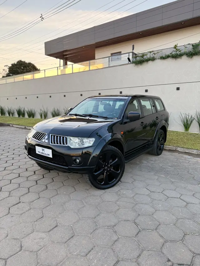 Carro Mitsubishi Pajero Dakar 2013 3.2 4WD (Aut)