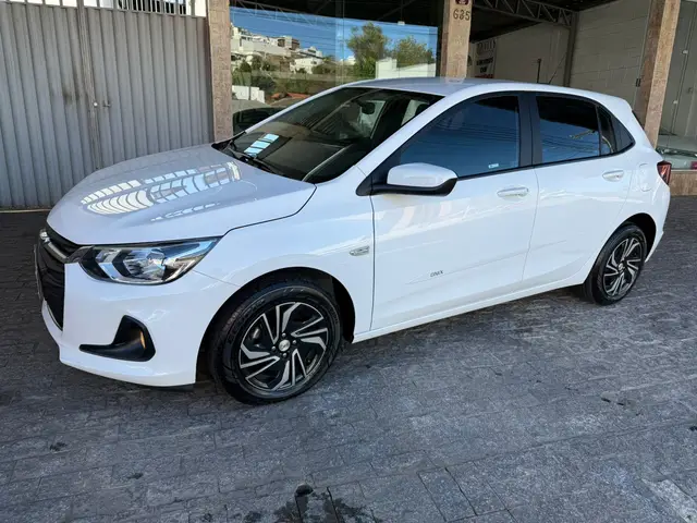 Carro Chevrolet Onix 2024 LT 1.0