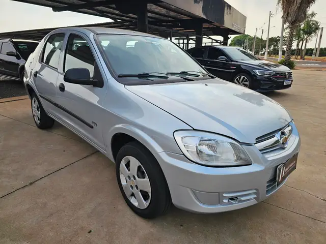 Carro Chevrolet Prisma 2010 Joy 1.0 (Flex)