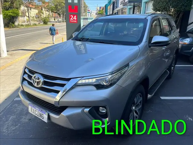 Carro Toyota SW4 2018 2.8 TDI SRX 7L 4x4 (Aut)