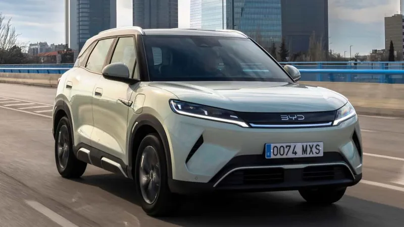 BYD Yuan Pro será híbrido como o Song Pro no Brasil e chega em 2026 