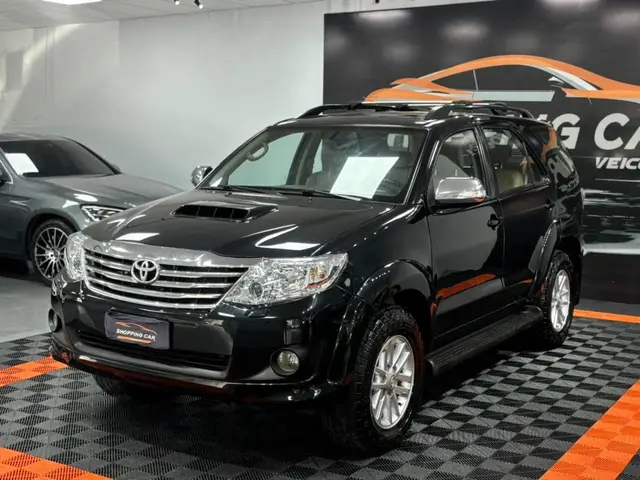 Carro Toyota Hilux SW4 2013 SRV 3.0 TDI 4X4 (5 Lugares)