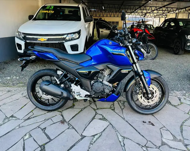 Moto Yamaha Fazer FZ15 2025 Connected