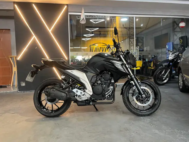 Moto Yamaha YS 250 Fazer 2022 ABS