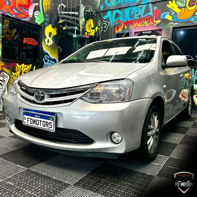 Carro Toyota Etios 2013 XLS 1.5 (Flex)