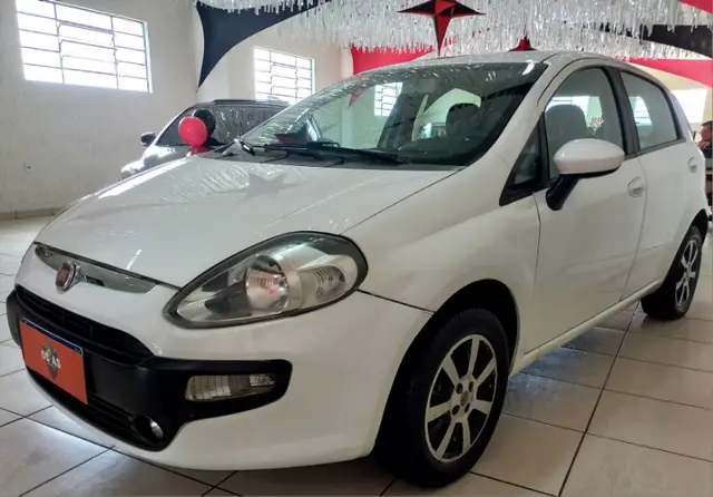 Carro Fiat Punto 2013 Attractive 1.4 (Flex)
