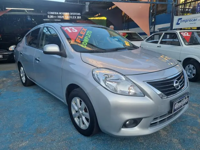 Carro Nissan Versa 2013 1.6 16V SL (Flex)