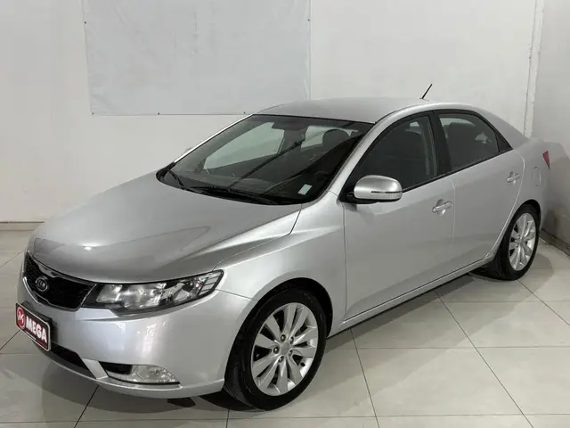Carro Kia Cerato 2013 1.6 16V (Aut)