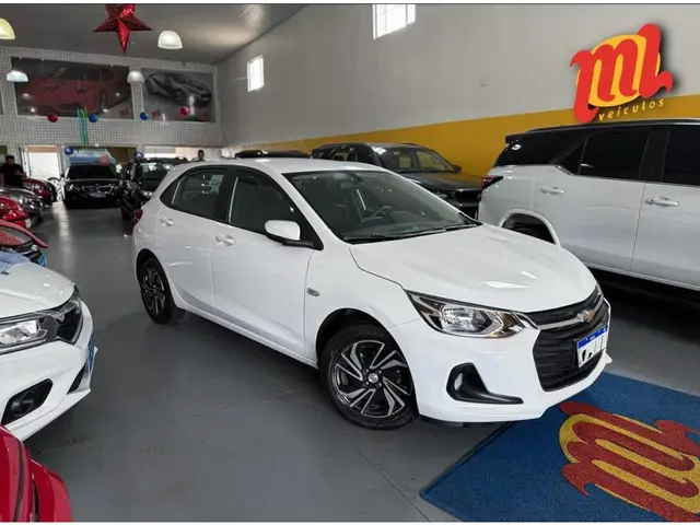 Carro Chevrolet Onix Plus 2024 LT 1.0