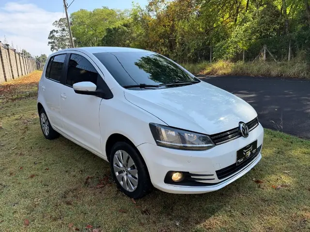 Carro Volkswagen Fox 2016 1.0 MPI Trendline (Flex)