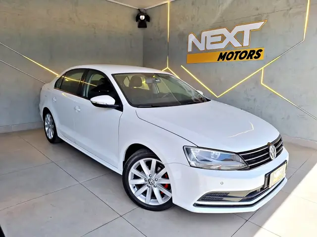 Carro Volkswagen Jetta 2016 2.0 Trendline Tiptronic (Flex)