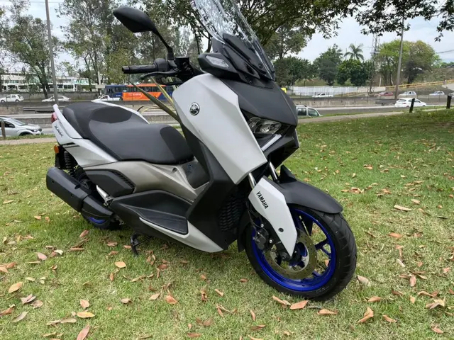 Moto Yamaha XMax 2025 250 Connected