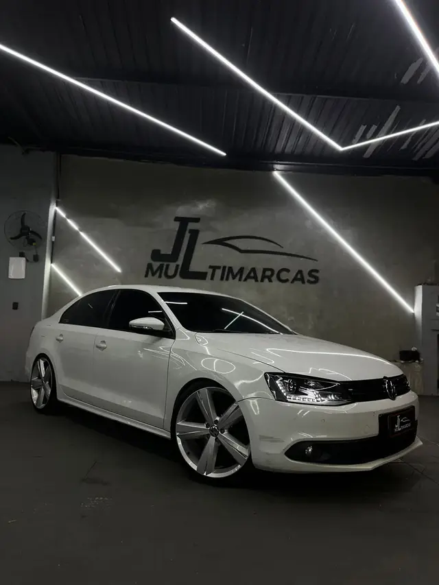 Carro Volkswagen Jetta 2014 2.0 Comfortline Tiptronic (Flex)