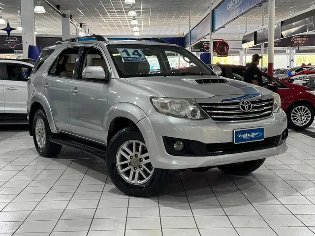 Carro Toyota Hilux SW4 2014 3.0 TDI 4x4 SRV 5L