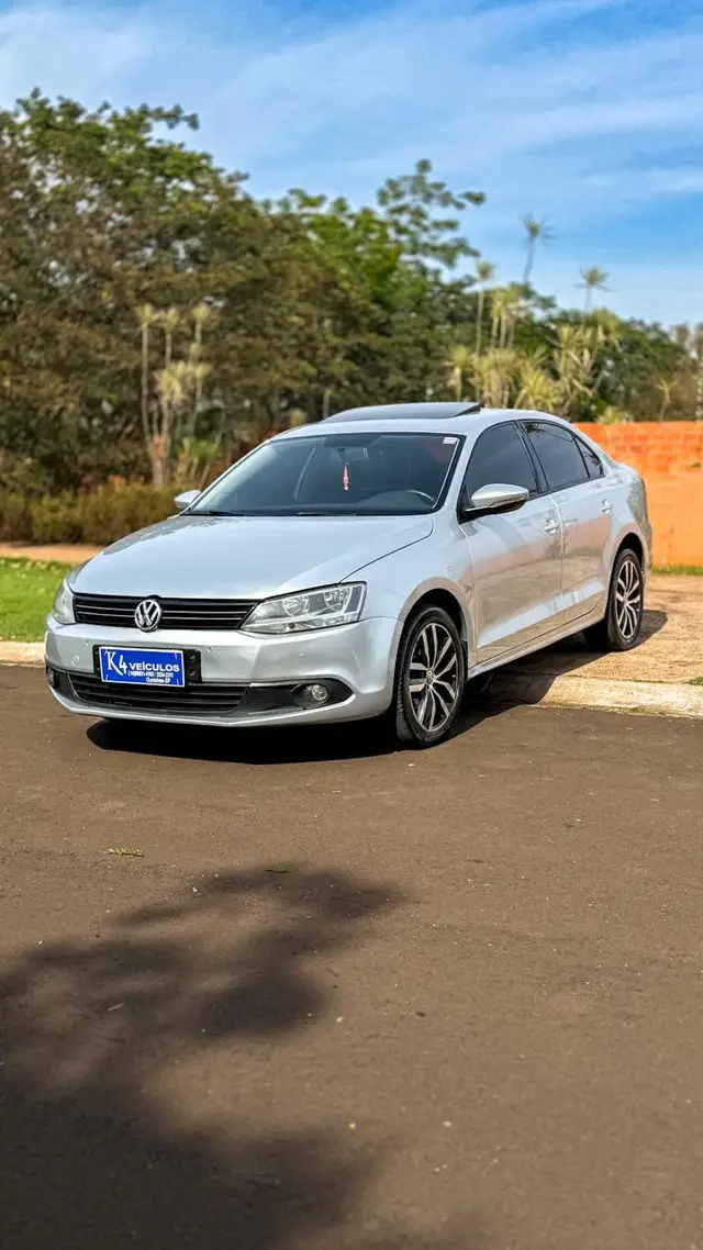 Carro Volkswagen Jetta 2014 2.0 Comfortline Tiptronic (Flex)