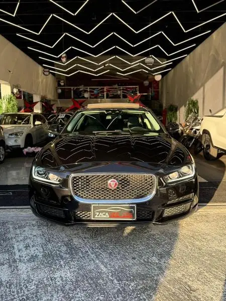 Carro Jaguar XE 2016 2.0 GTDI Pure
