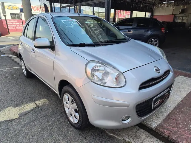 Carro Nissan March 2014 1.0 16V S (Flex)