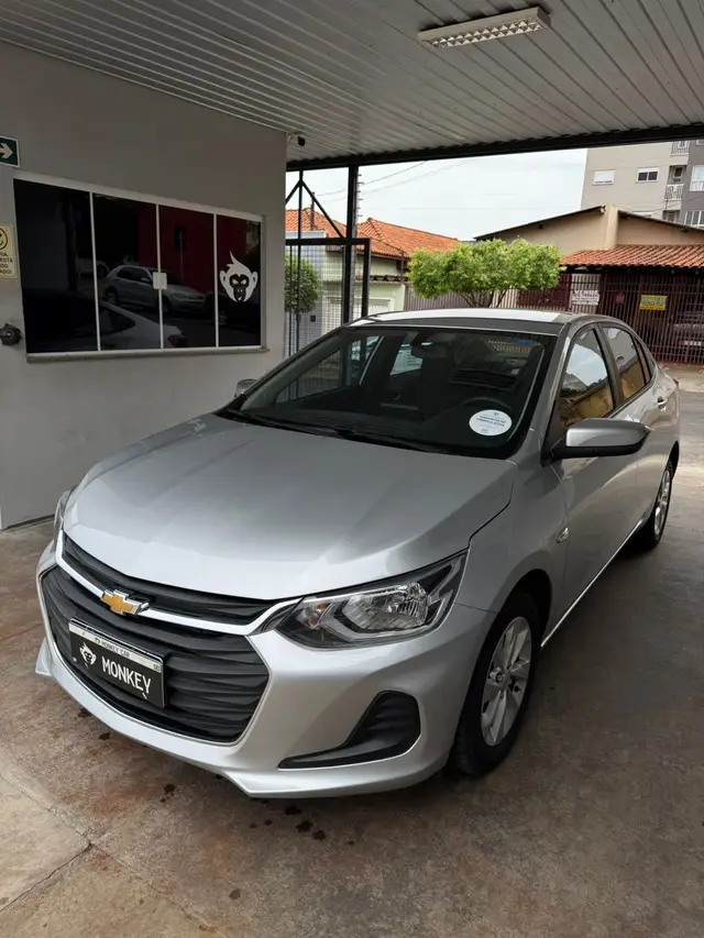 Carro Chevrolet Onix 2023 1.0
